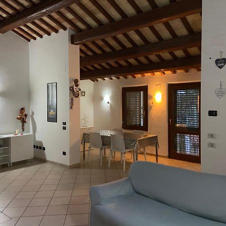 キアラヴァッレCasa Di Adeleアパートメント エクステリア 写真